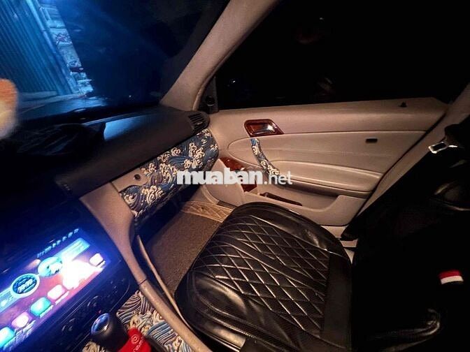 Mercedes-Benz C-Class Đen 5 chỗ cũ