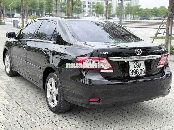 Toyota Altis 2.0AT 2011 Đen 11 vạn km