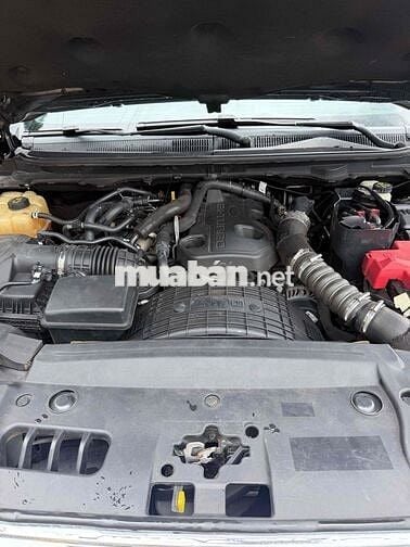 Ford Everest Titanium 2.0L  2 cầu bản cao cấp