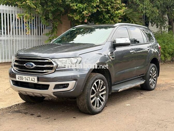 Ford Everest Titanium 2.0L  2 cầu bản cao cấp