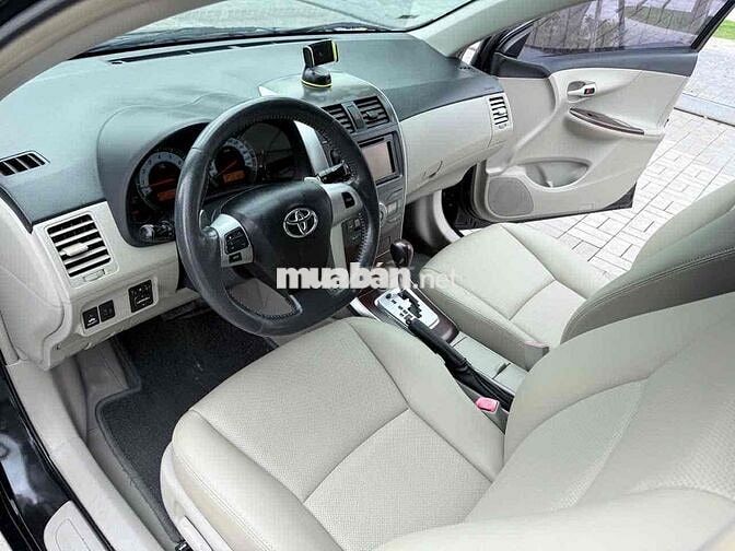Toyota Altis 2.0AT 2011 Đen 11 vạn km
