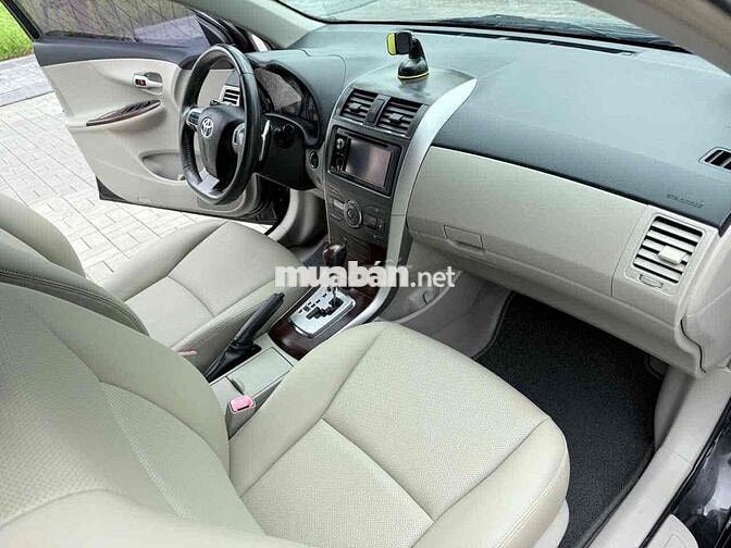 Toyota Altis 2.0AT 2011 Đen 11 vạn km