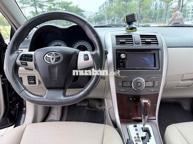 Toyota Altis 2.0AT 2011 Đen 11 vạn km