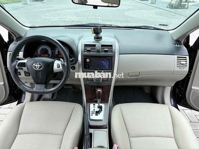 Toyota Altis 2.0AT 2011 Đen 11 vạn km