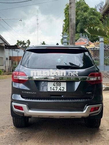 Ford Everest Titanium 2.0L  2 cầu bản cao cấp