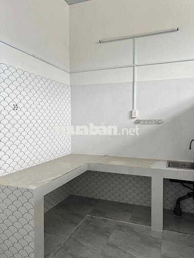 Nhà mặt tiền hẻm xe tải 6 triệu còn bớt
