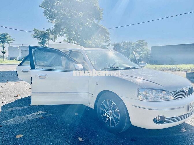 Ford Laser 1.8 MT Trắng Số sàn