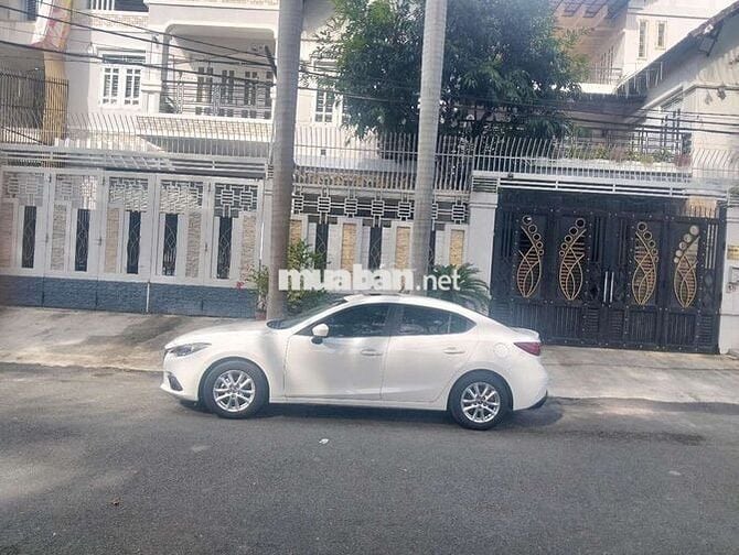 Mazda Mazda 3 Trắng 5 chỗ