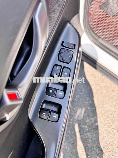 Hyundai Kona 2021 Tiêu chuẩn Trắng Tự động