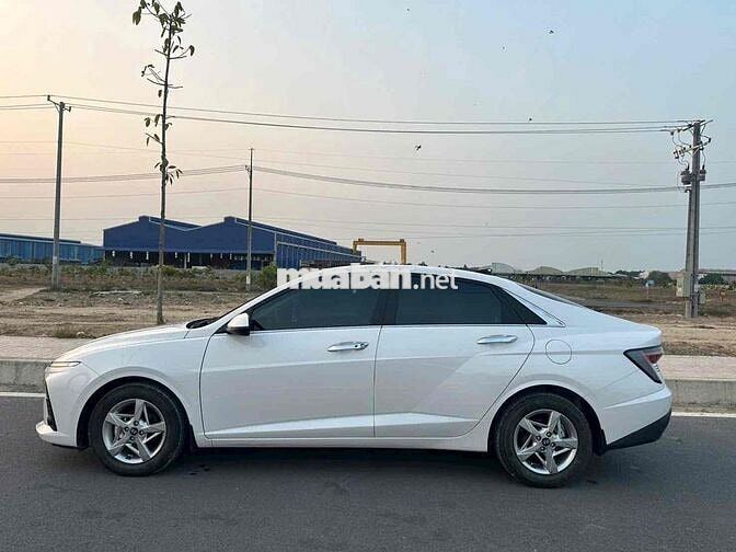Hyundai Accent 2024 1.5 AT Đặc biệt 4000 km Trắng