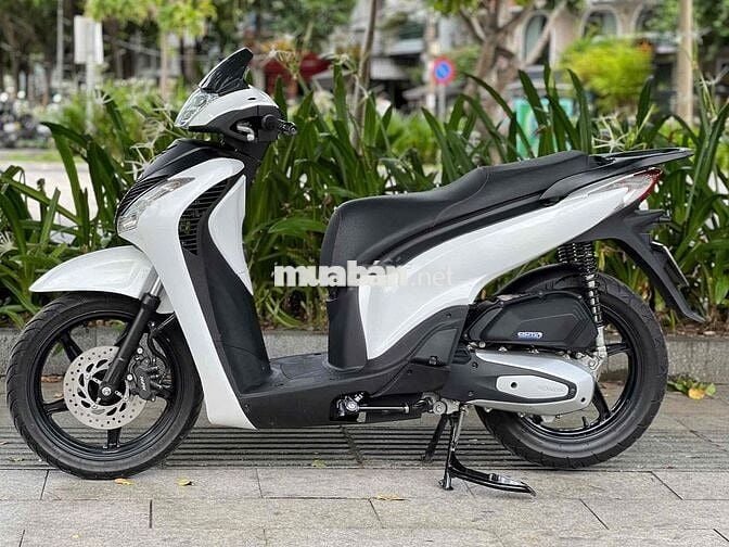 SH 150 CBS 2022 Trắng đen 10.000km Bstp Chính Chủ