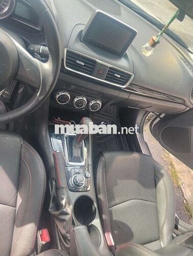 Mazda Mazda 3 Trắng 5 chỗ
