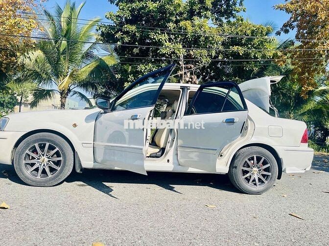 Ford Laser 1.8 MT Trắng Số sàn