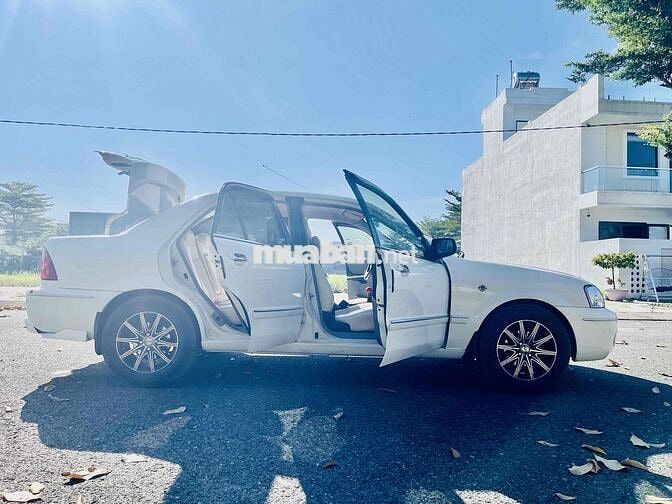 Ford Laser 1.8 MT Trắng Số sàn