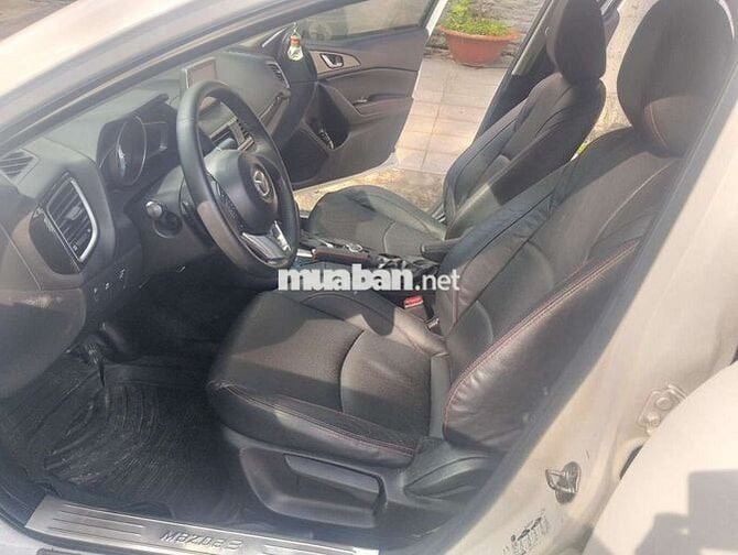 Mazda Mazda 3 Trắng 5 chỗ