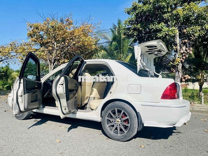 Ford Laser 1.8 MT Trắng Số sàn