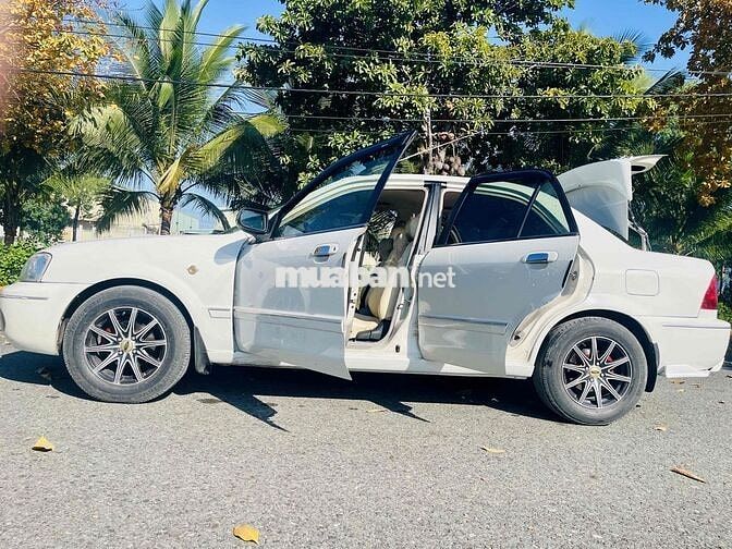 Ford Laser 1.8 MT Trắng Số sàn