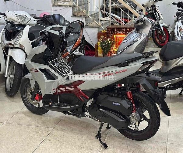 Honda Air Blade 2024/4V .Xám Đỏ Đem.Bản Bỏ Mẫu