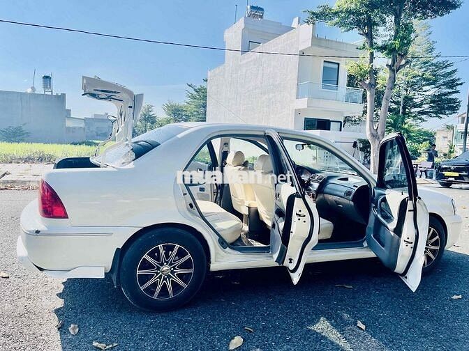 Ford Laser 1.8 MT Trắng Số sàn