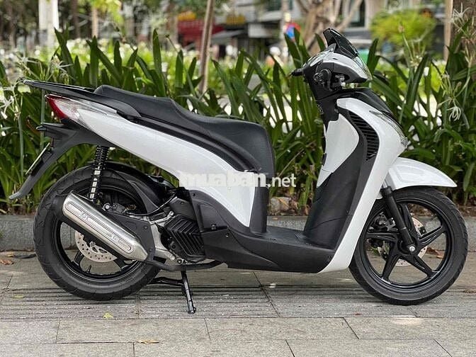 SH 150 CBS 2022 Trắng đen 10.000km Bstp Chính Chủ
