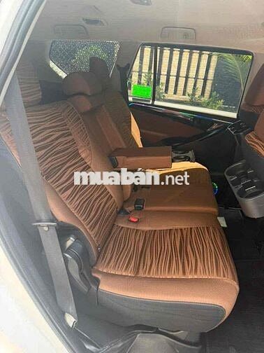 Toyota Innova 2.0E Trắng 8 chỗ Xăng