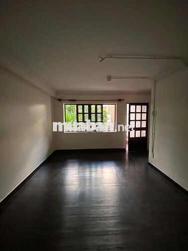 HXH NGUYỄN TRỌNG TUYỂN QPN - DT: 12X20M, 500M², SÂN VƯỜN ĐẸP