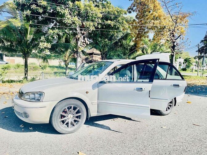 Ford Laser 1.8 MT Trắng Số sàn