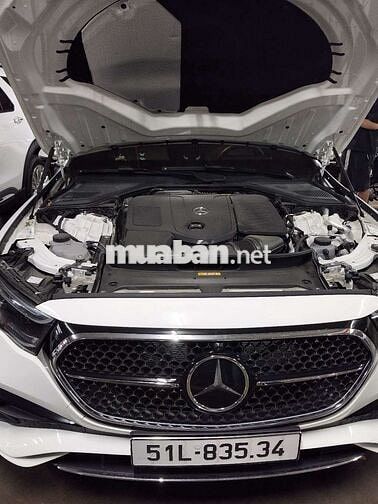 Mercedes-Benz E300 AMG Trắng 3.882 km