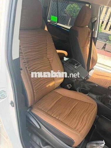 Toyota Innova 2.0E Trắng 8 chỗ Xăng