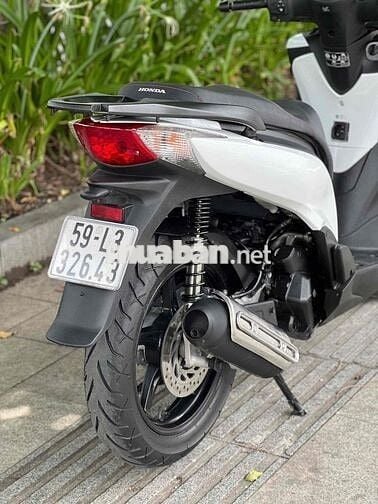 SH 150 CBS 2022 Trắng đen 10.000km Bstp Chính Chủ