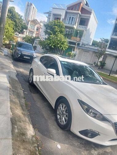 Mazda Mazda 3 Trắng 5 chỗ
