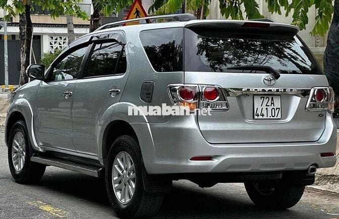 Toyota Fortuner 2012 Số sàn Bạc