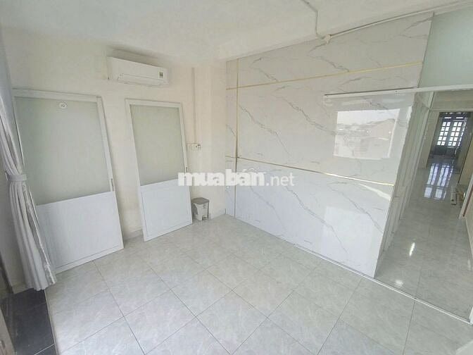Văn Phòng Cho Thuê Mặt Tiền Đường Cộng Hòa Gần ETOWN Đối Diện Sân Bay