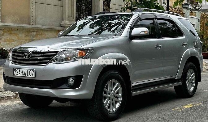 Toyota Fortuner 2012 Số sàn Bạc