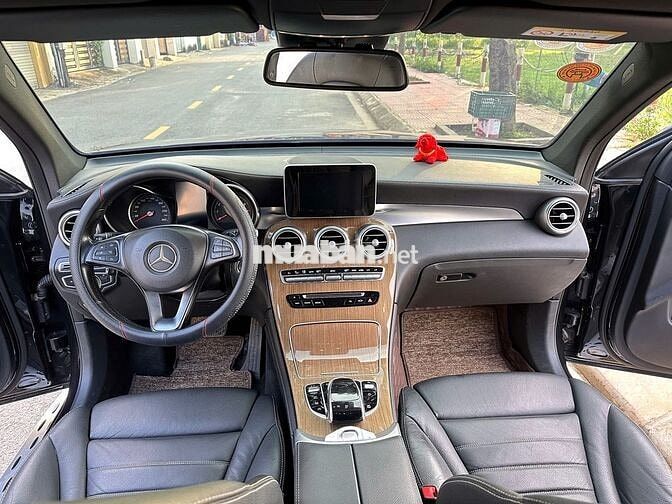 Mercedes Benz GLC 250 4Matic cuối 2016. Xe đẹp Zin