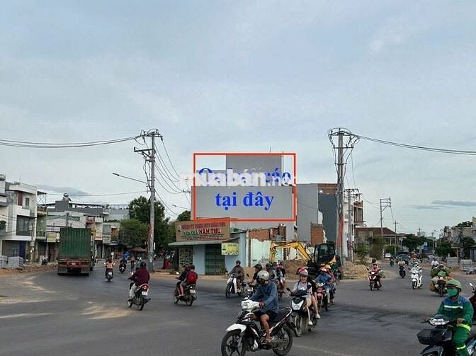 Mũi tàu ngã 3 ông Thọ - cho thuê vị trí gắn biển quảng cáo