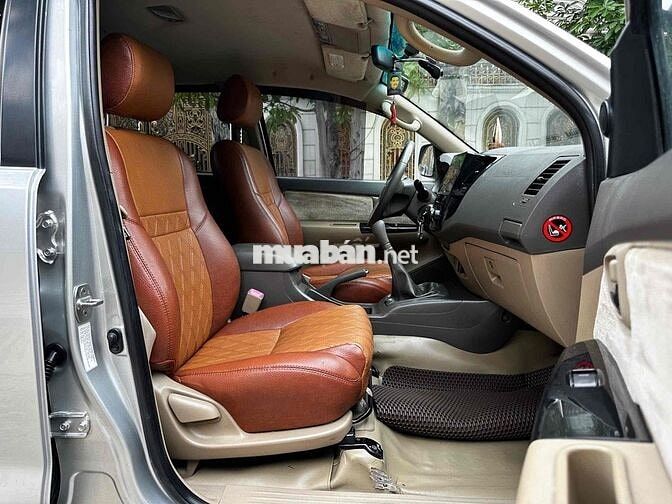 Toyota Fortuner 2012 Số sàn Bạc