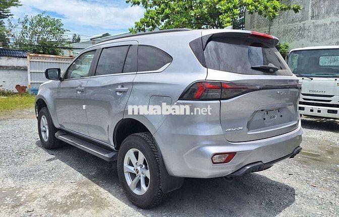 Isuzu Mu-x B7 số sàn 7 chỗ máy dầu 2025 gầm cao