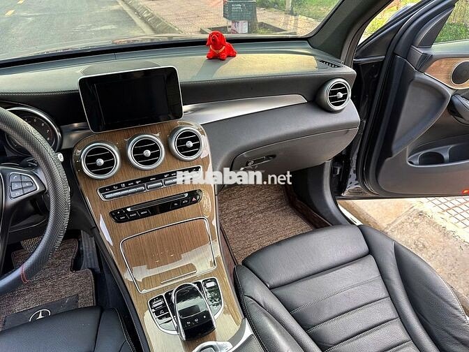 Mercedes Benz GLC 250 4Matic cuối 2016. Xe đẹp Zin