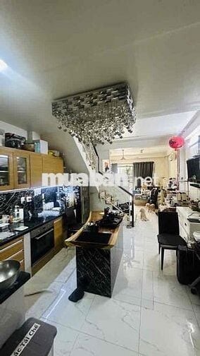 🏦🏯TRUNG TÂM QUẬN 1 – NHÀ ĐẸP ĐƯỜNG CALMETTE – SÁT MẶT TIỀN VÕ VĂN KIỆT