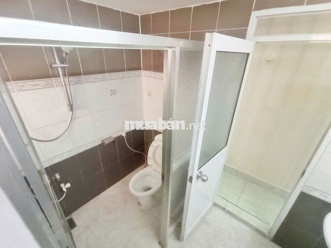 Văn Phòng Cho Thuê Mặt Tiền Đường Cộng Hòa Gần ETOWN Đối Diện Sân Bay