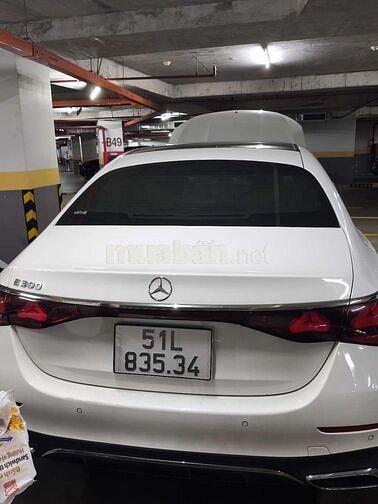 Mercedes-Benz E300 AMG Trắng 3.882 km