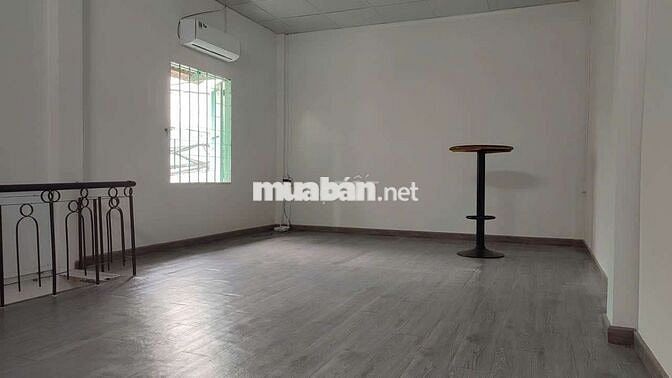 Chính chủ cho thuê nhà hẻm Phạm Văn Bạch, 1 trệt 1 lầu, có máy lạnh
