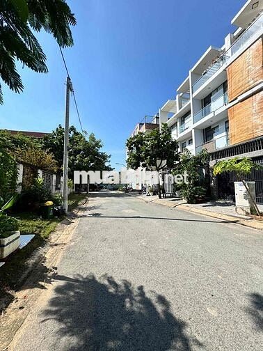 BÁN NHÀ BÌNH LỢI 6x20M, NHÀ MỚI 1 TRỆT 3 LẦU , VỊ TRÍ VÀNG, TIỀM NĂNG