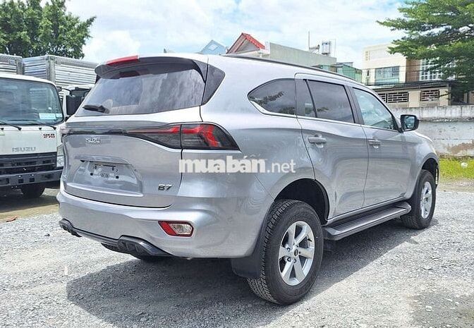 Isuzu Mu-x B7 số sàn 7 chỗ máy dầu 2025 gầm cao