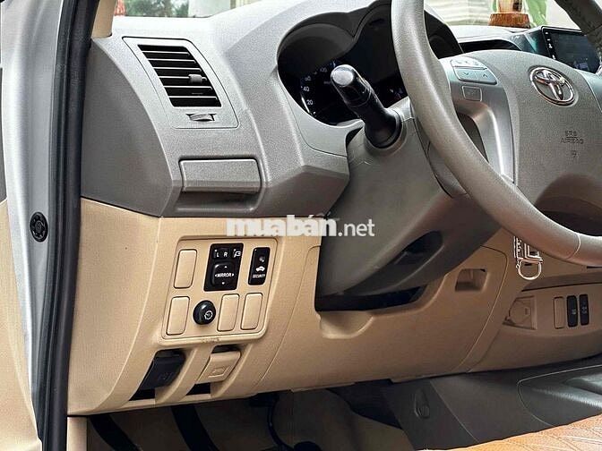 Toyota Fortuner 2012 Số sàn Bạc