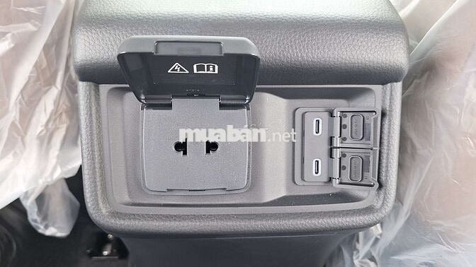 Isuzu Mu-x B7 số sàn 7 chỗ máy dầu 2025 gầm cao