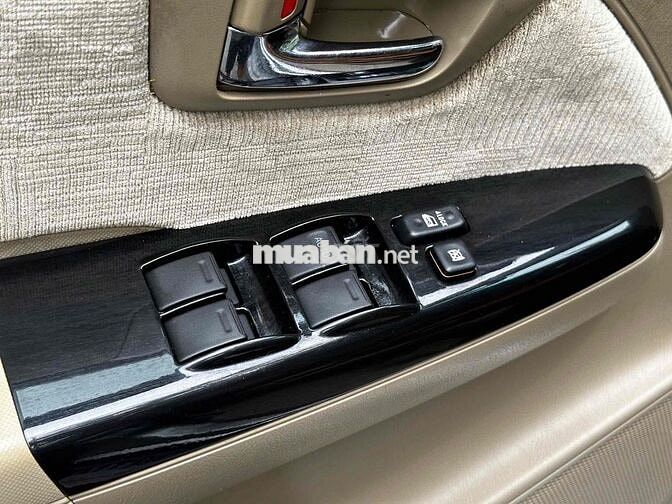 Toyota Fortuner 2012 Số sàn Bạc