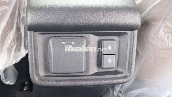Isuzu Mu-x B7 số sàn 7 chỗ máy dầu 2025 gầm cao