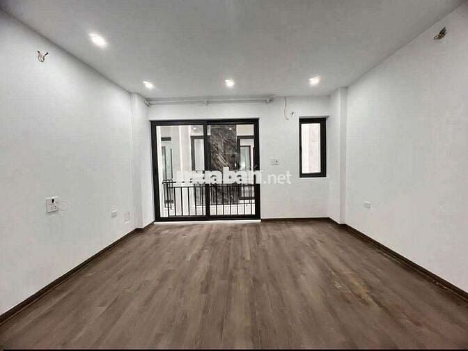 Hơn 7đ - nhà Cầu Giấy 30m2 x 5 tầng - nhà dân ở, ngõ thoáng, 30m ô tô